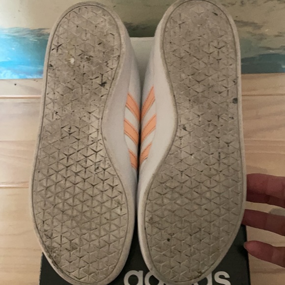 ADIDAS VL Court 2.0 K white & glo pink girls size 4 EUC - Picture 13 of 13